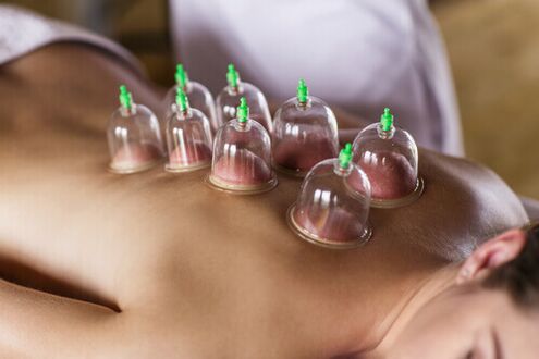 Vacuümmassage is een effectieve methode om osteochondrose thuis te behandelen